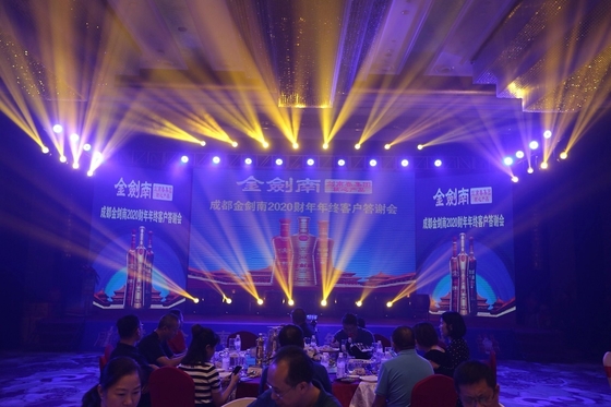 Small Mini 7R Beam 230 Moving Head Light with 14 Color White Plate 50000 Working Hours