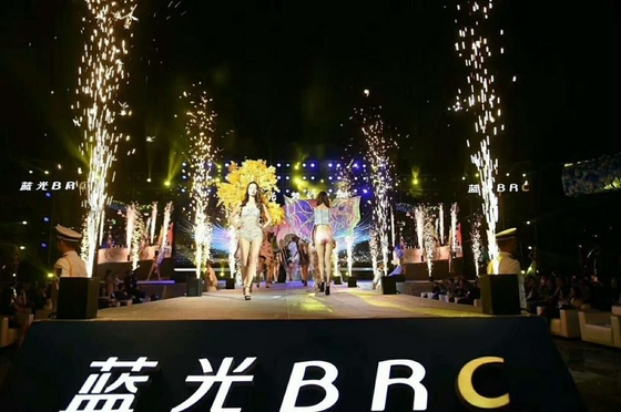 350W Double AC Power Interface Cold Flame Sparkle Machine for Unforgettable Weddings