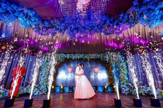 350W Double AC Power Interface Cold Flame Sparkle Machine for Unforgettable Weddings